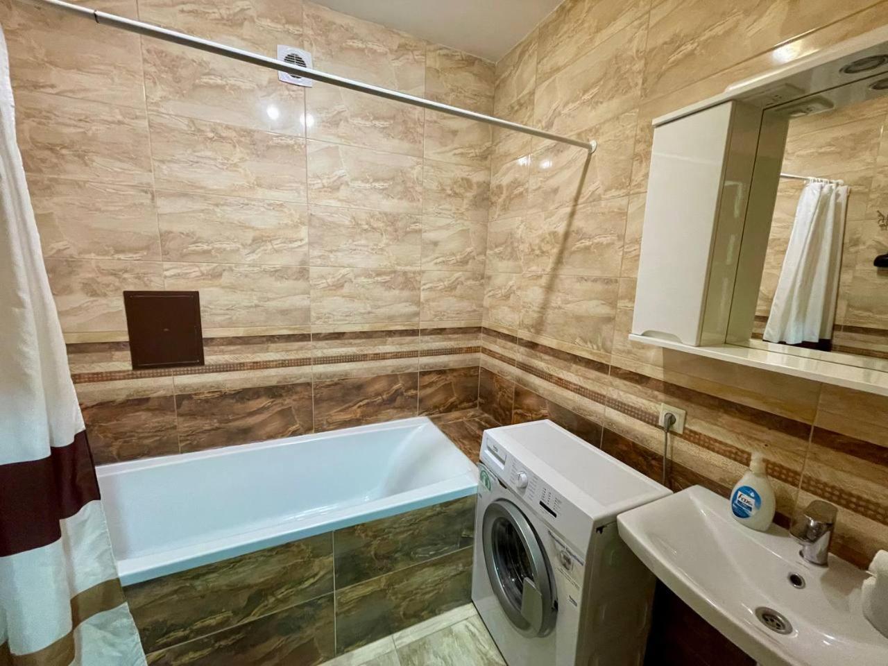 Apartments In Uzhgorod For You. エクステリア 写真